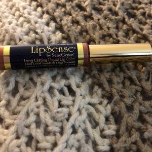 Lip sense lip color